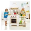 Hape Houten Speelgoed Keuken Cook 'n Serve -Speelgoedwinkel e3126a cookn serve kitchen with child 4 kopie